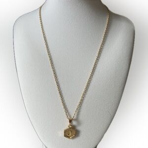 Elegant Gold Color Pendant Necklace